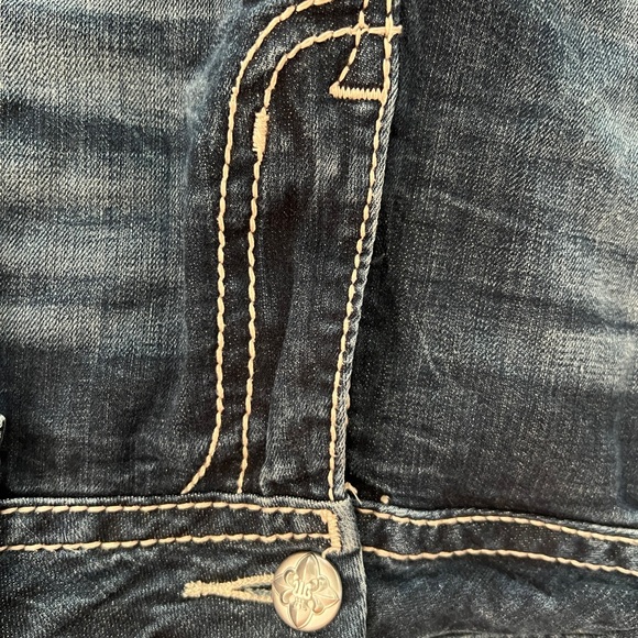 Miss Me Ankle Crop - excellent condition - Picture 3 of 6